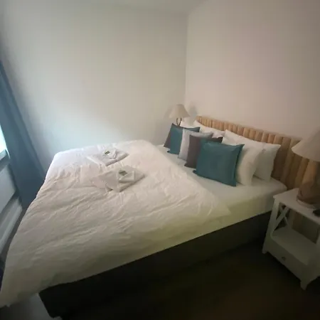 Am Januspark ג'וסט