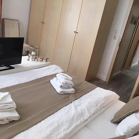 Am Januspark ג'וסט