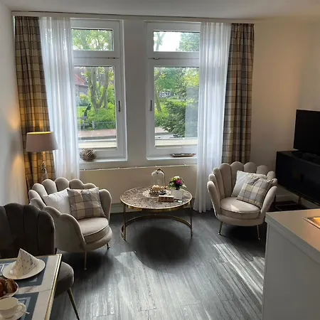 Am Januspark ג'וסט